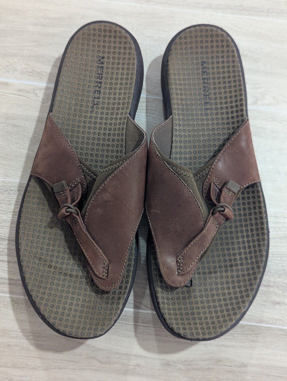 Merrell Gardena Buckle Front Brown Leather Thong Sandals 8 *Like New!